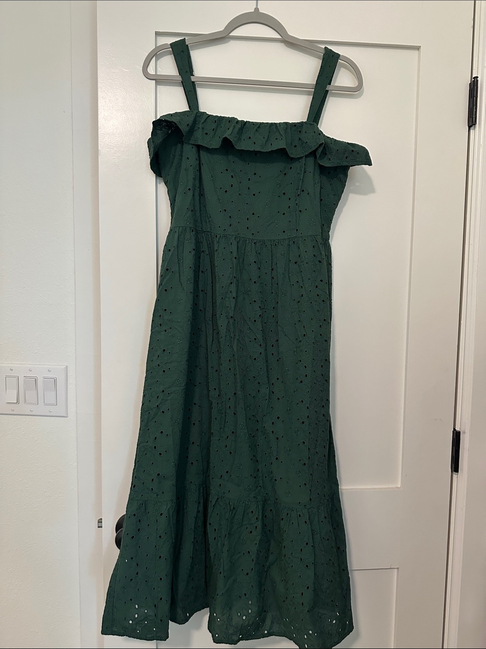 Loft Dark Green Eyelet Ruffle Strap Dress size 6 100% cotton